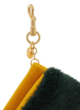 细节 - 点击放大 - ANYA HINDMARCH - Scourer Shearling Charm