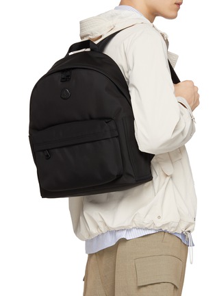 模特儿示范图 - 点击放大 - MONCLER BAGS - New Pierrick Leather Trim Backpack