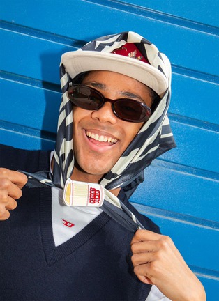 细节 –点击放大 - EAT MY SOCKS - Instant Ramen Hair Claw