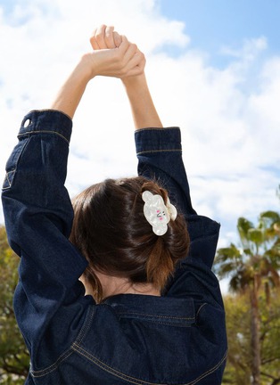 细节 –点击放大 - EAT MY SOCKS - Cloud Hair Claw