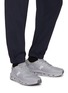 模特儿示范图 - 点击放大 - ON - Cloudzone Low Top Men's Sneakers