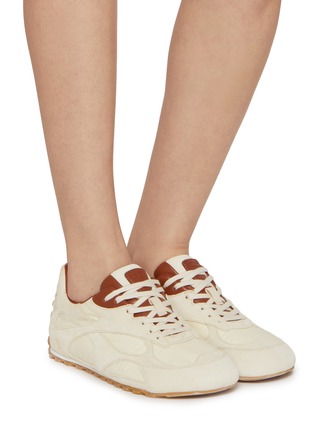模特儿示范图 - 点击放大 - BOTTEGA VENETA - Flat Orbit Lace Up Suede Nappa Nylon Women's Sneaker
