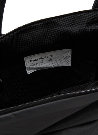 细节 - 点击放大 - ON - Track Pack 35L Lite Shoulder Bag