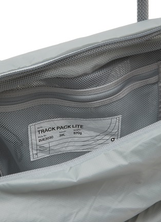 细节 - 点击放大 - ON - Track Pack 35L Lite Shoulder Bag