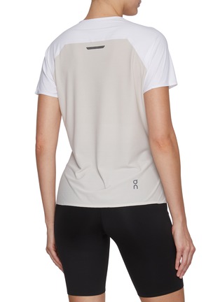 背面 - 点击放大 - ON - Performance-T T-Shirt