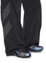 模特儿示范图 - 点击放大 - NEW BALANCE - 1906L Men's Loafer Sneakers