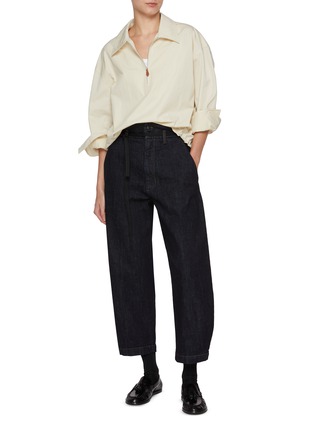 模特儿示范图 - 点击放大 - BARENA - Tie Waist Carrot Leg Dark Wash Jeans