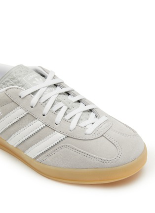 细节 - 点击放大 - ADIDAS - 女款 GAZELLE INDOOR W 绒面皮运动鞋