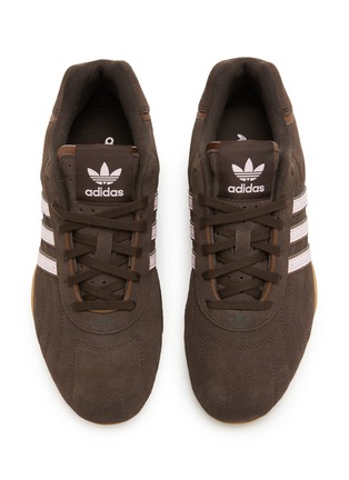 模特儿示范图 - 点击放大 - ADIDAS - 女款 ADIRACER LO W 系带运动鞋