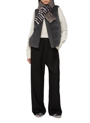 模特儿示范图 - 点击放大 - CHEVITE - Reversible High Neck Mink Rex Fur Cashere Vest