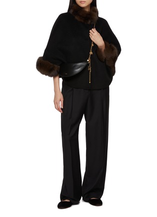 模特儿示范图 - 点击放大 - CHEVITE - Sable Fur Trim Cashmere Cape