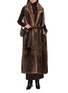 模特儿示范图 - 点击放大 - YVES SALOMON - Sleeveless Shearling Long Gilet