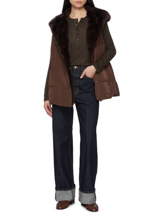 模特儿示范图 - 点击放大 - YVES SALOMON - Sleeveless Puffer Fur Gilet