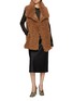 模特儿示范图 - 点击放大 - YVES SALOMON - Curly Lamb Shearling Gilet