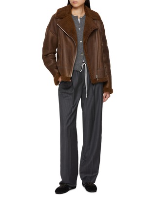 模特儿示范图 - 点击放大 - YVES SALOMON - Shearling Biker Jacket