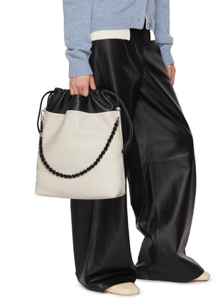 模特儿示范图 - 点击放大 - LOEWE - Flamenco Bicolour Leather Purse Tote Bag