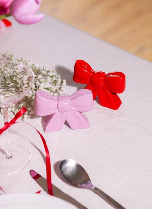 细节 –点击放大 - DOIY - Bow Salt & Pepper Shakers Set