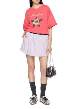 模特儿示范图 - 点击放大 - SUNDAYFRUITMARKET - Cherry Star Print Cotton T-Shirt