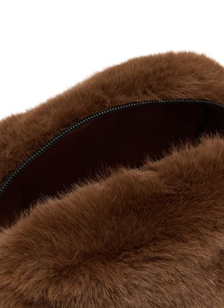 细节 –点击放大 - FJOLLA - Small Faux Fur Zippered Toiletry Pouch — Dark Brown
