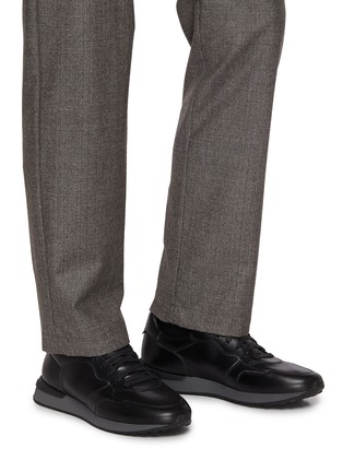 模特儿示范图 - 点击放大 - MAGNANNI - 皮革运动鞋