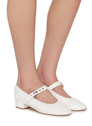 模特儿示范图 - 点击放大 - PEDDER RED - 25 SERENA 漆皮低跟鞋