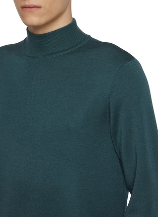  - J∞QUALITY  - Mock Neck Cashmere Silk Knit Top