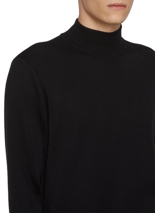  - J∞QUALITY  - Mock Neck Cashmere Silk Top