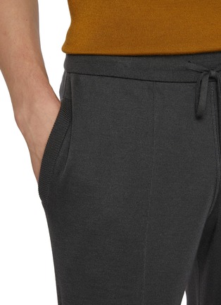  - J∞QUALITY  - Elasticated Centre Press Cashmere Silk Jogger Pants