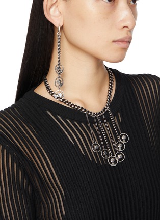 模特儿示范图 - 点击放大 - ANN DEMEULEMEESTER - Tala Coin Signet Silver Necklace