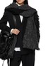 模特儿示范图 - 点击放大 - DISCORD YOHJI YAMAMOTO ACCESSORIES - Textured Fringed Wool Scarf