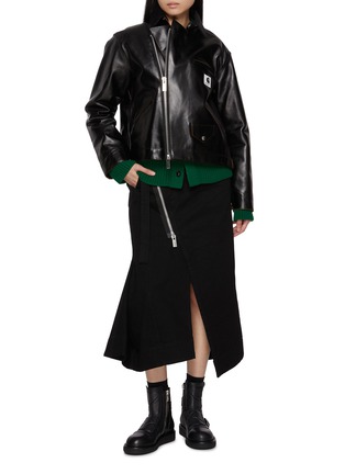 模特儿示范图 - 点击放大 - SACAI - X CARHARTT WIP 斜拉链皮夹克