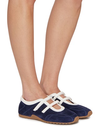 模特儿示范图 - 点击放大 - PEDDER RED - Sheila Suede Women's Sneakers