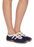 模特儿示范图 - 点击放大 - PEDDER RED - Sheila Suede Women's Sneakers