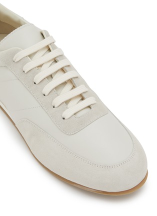 细节 - 点击放大 - COMMON PROJECTS - Minimal Leather Suede Men's Sneakers
