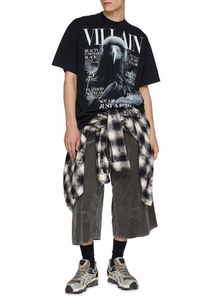 模特儿示范图 - 点击放大 - DOUBLET - Crow Villain Magazine Cover Print Cotton T-Shirt