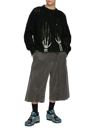 模特儿示范图 - 点击放大 - DOUBLET - Skeleton Scratch Distressed Wool Sweater