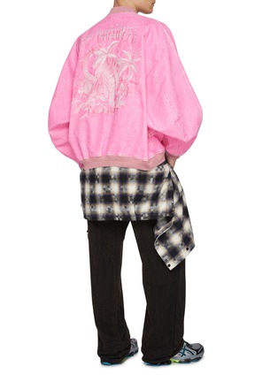 模特儿示范图 - 点击放大 - DOUBLET - Skull Embroidery Flocked Denim Souvenir Jacket