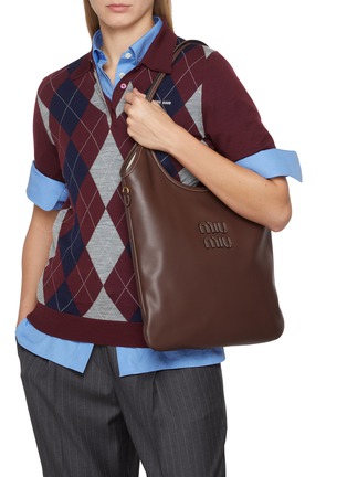 模特儿示范图 - 点击放大 - MIU MIU - IVY 皮革托特包