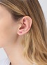细节 - 点击放大 - BEA BONGIASCA - Mini Loop 9K Gold Diamond Enamel Single Earring