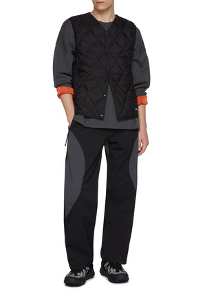 模特儿示范图 - 点击放大 - F/CE. - X TAION Packable Inner Down Vest