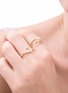 细节 - 点击放大 - BEA BONGIASCA - Double Heart 9K Gold Enamel Ring — EU 54