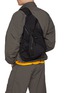 模特儿示范图 - 点击放大 - F/CE. - Textured Twill 3 Points Slinger Bag