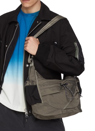 模特儿示范图 - 点击放大 - F/CE. - Textured Twill 2Way Shoulder Bag