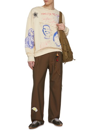 模特儿示范图 - 点击放大 - SONG FOR THE MUTE - Sketchbook Graphic Heavy Terry Cotton Sweater