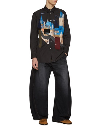 模特儿示范图 - 点击放大 - KHOKI - Striped Appliqué Cotton Shirt
