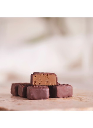 细节 –点击放大 - MERCATO GOURMET BY GIANDO - Lavoratti 12-Piece Mini Pack Dark Chocolate Covered Figs and Cinnamon Truffles 90g