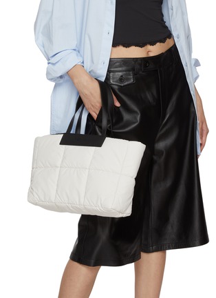 模特儿示范图 - 点击放大 - VEE COLLECTIVE - Small Porter Marche Tote Bag