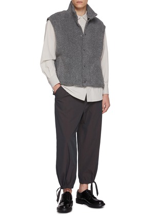 模特儿示范图 - 点击放大 - TECLOR - Button Up Vest
