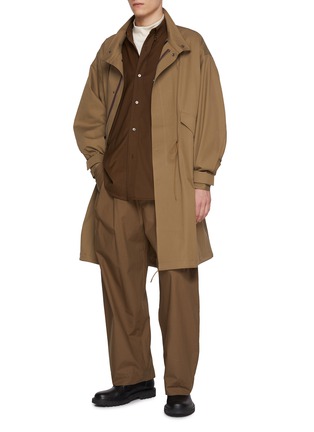 模特儿示范图 - 点击放大 - TECLOR - High Neck Drawstring Waist Coat