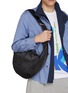 模特儿示范图 - 点击放大 - COMME DES GARÇONS HOMME - Crescent Double Twill Crossbody Bag